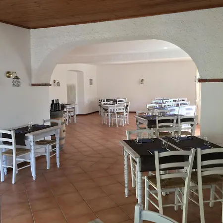 מלון Ristorante Belcantone 3*